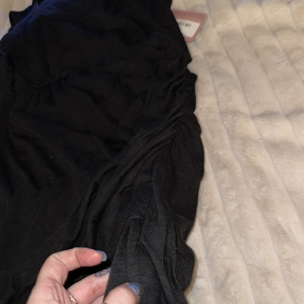 Size medium side, ruched dress - Picture 4 of 5